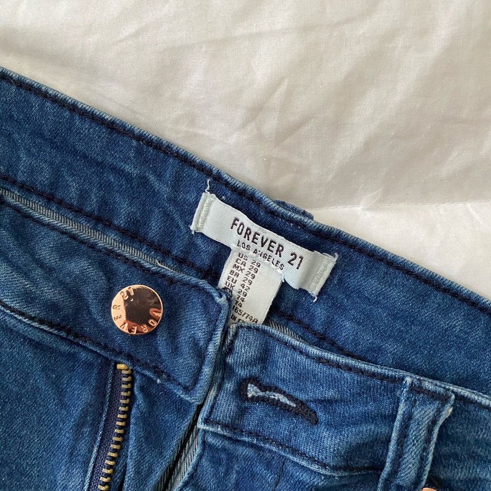 Shorts - Picture 4 of 5